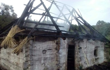 В Киеве сгорел старинный дом