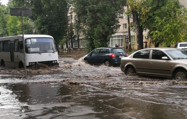 В Киеве из-за ливня затопило еще один район